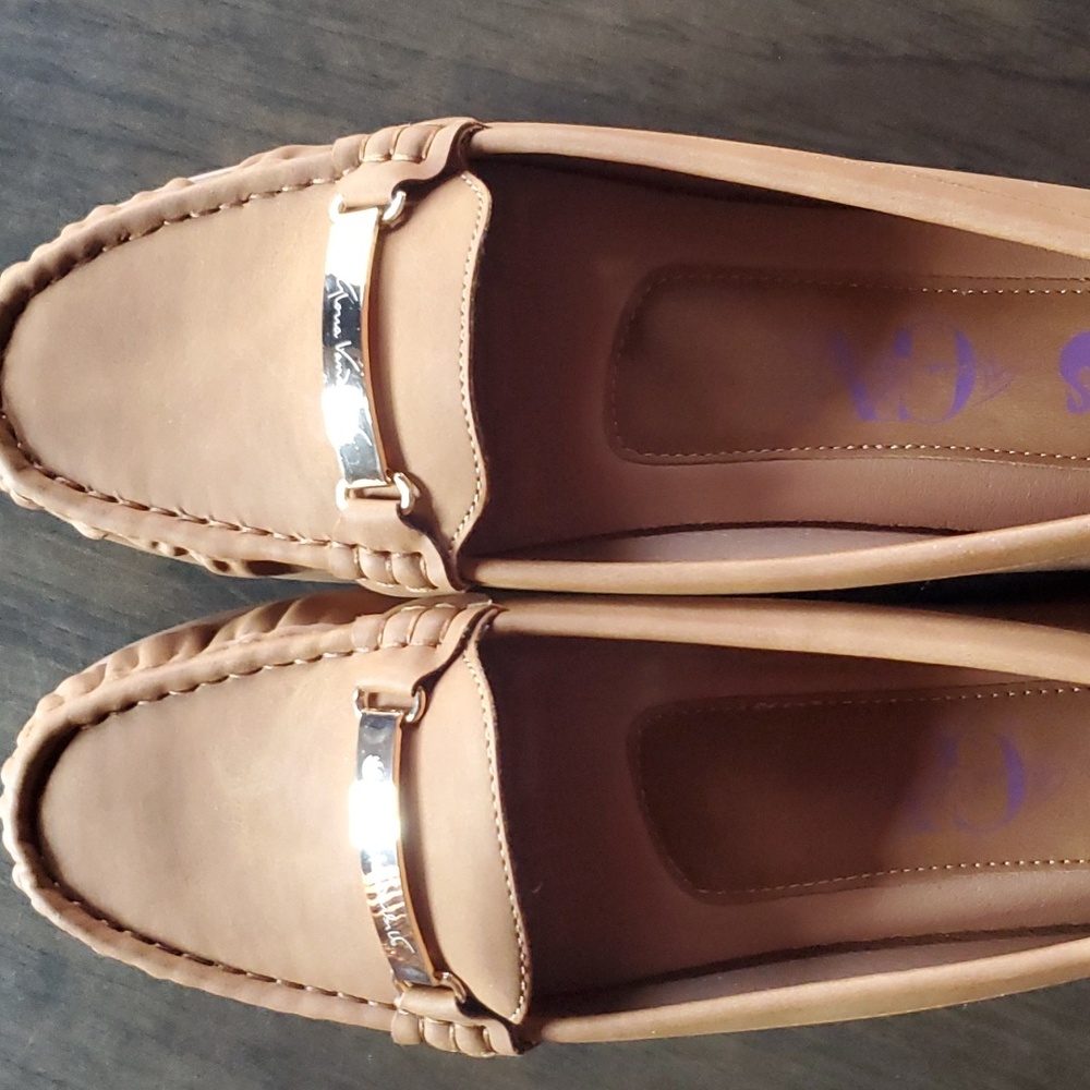 Gloria Vanderbilt Katherine flats